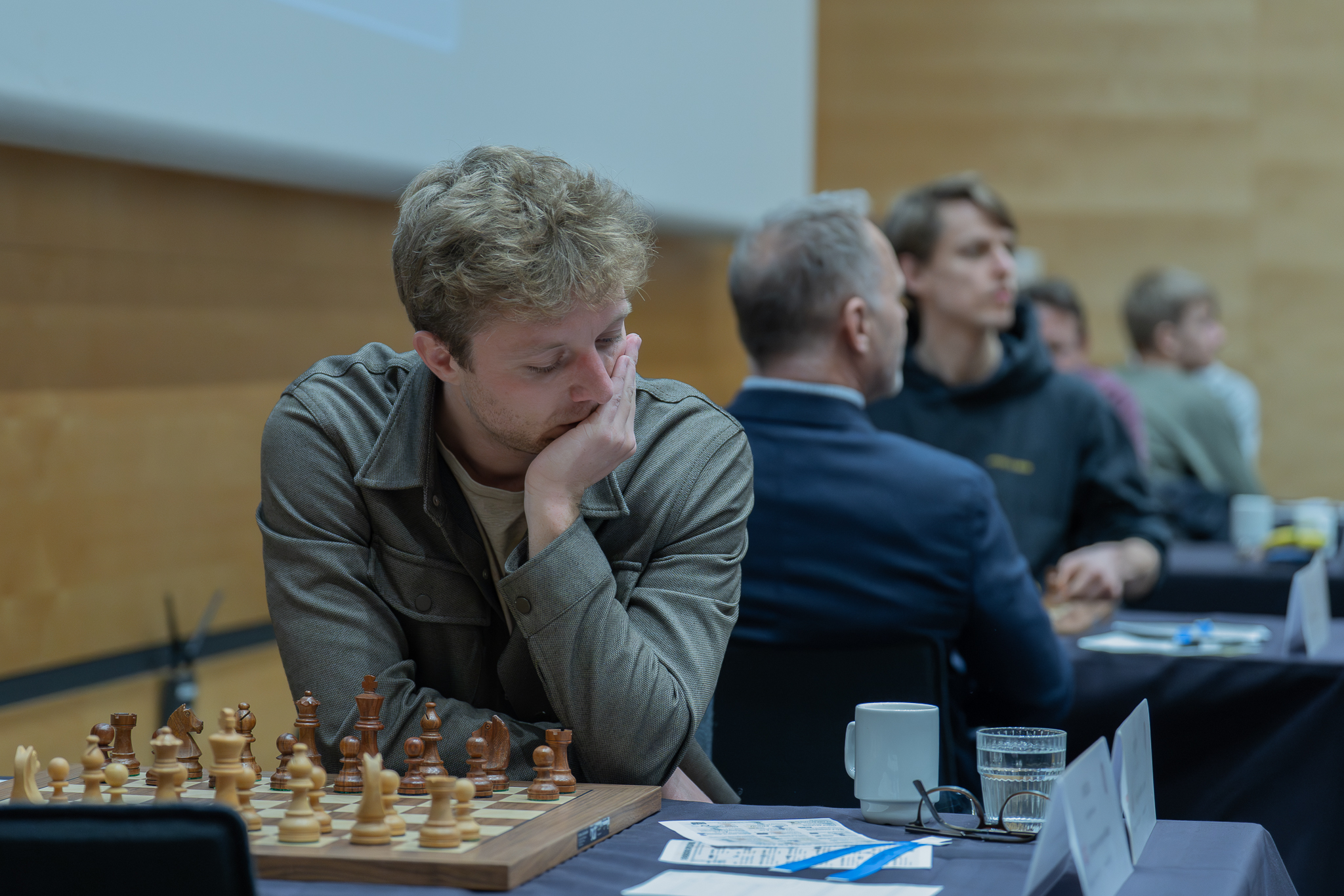 Read more about the article Bjørn Møller Ochnser alene i spidsen