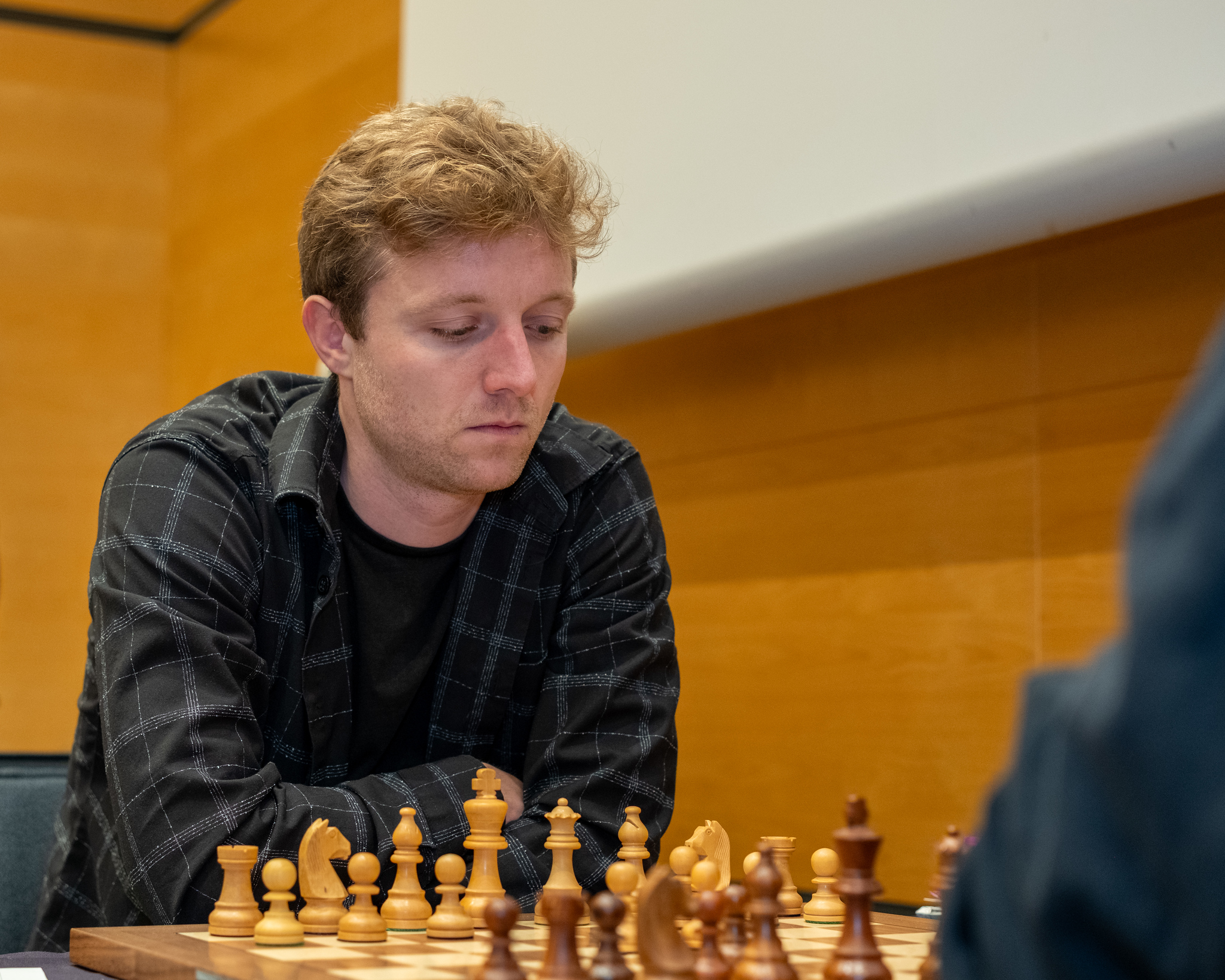 Read more about the article Bjørn M. Ochsner igen alene i spidsen